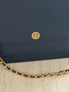 Tory Burch Navy Leather Shoulder Bag with Gold Chain